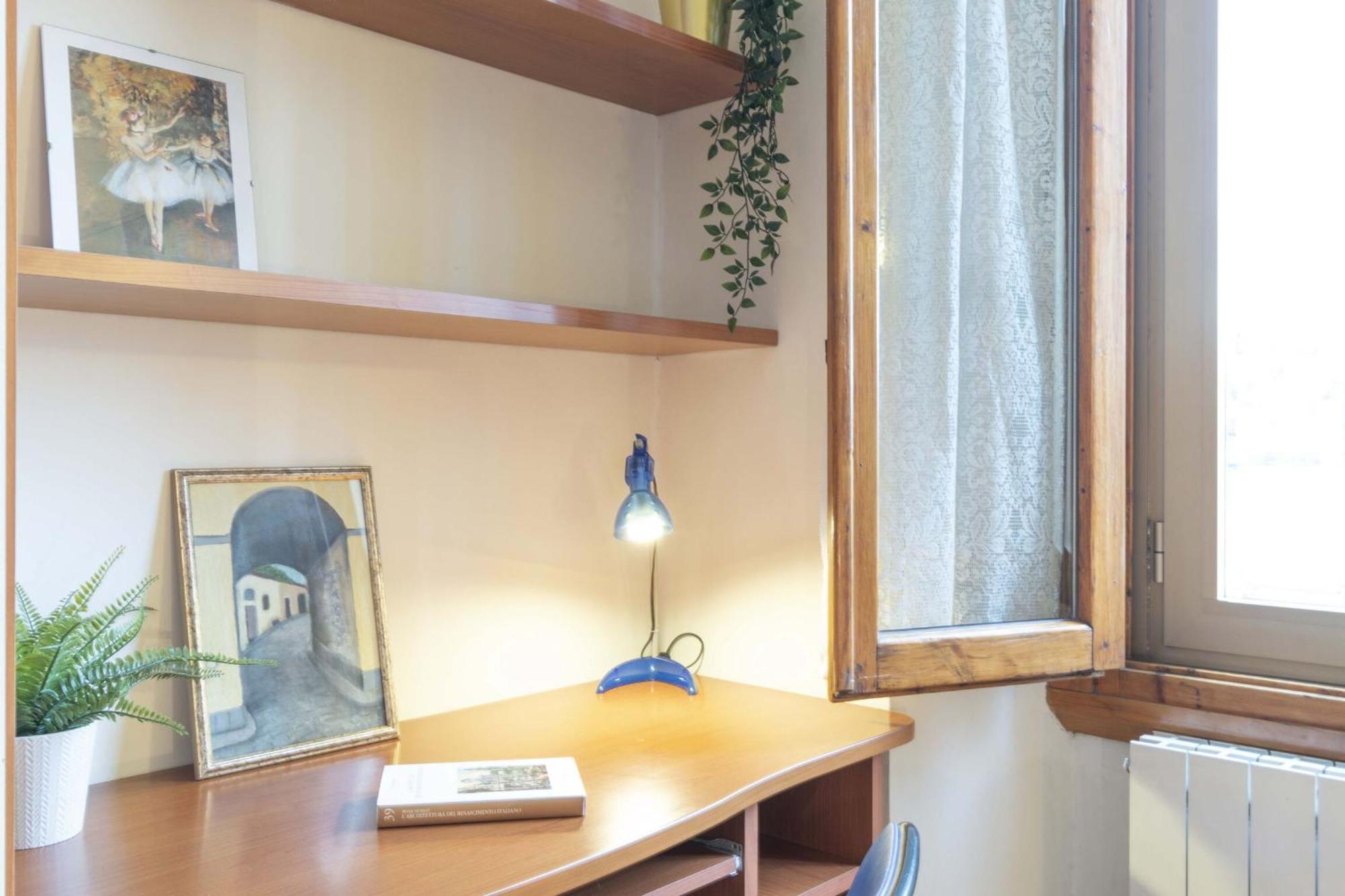 Italian Experience-vintage In Apartment